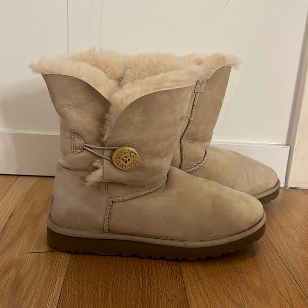 Bailey Short Ugg Boot - W8